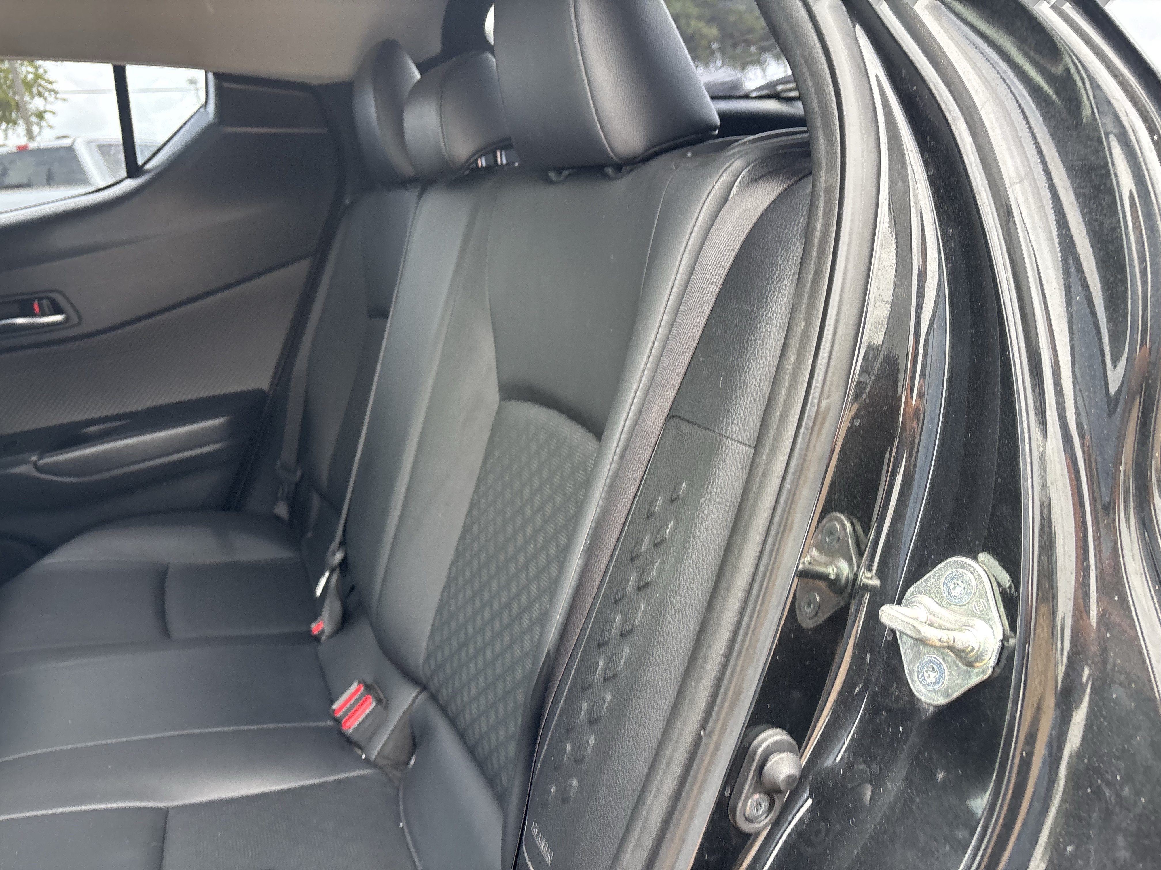 Used 2021 Toyota C-HR Limited FWD image 16