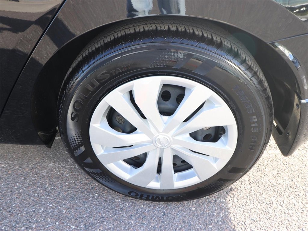 Used 2025 Nissan Versa S w/ Trunk Package image 13