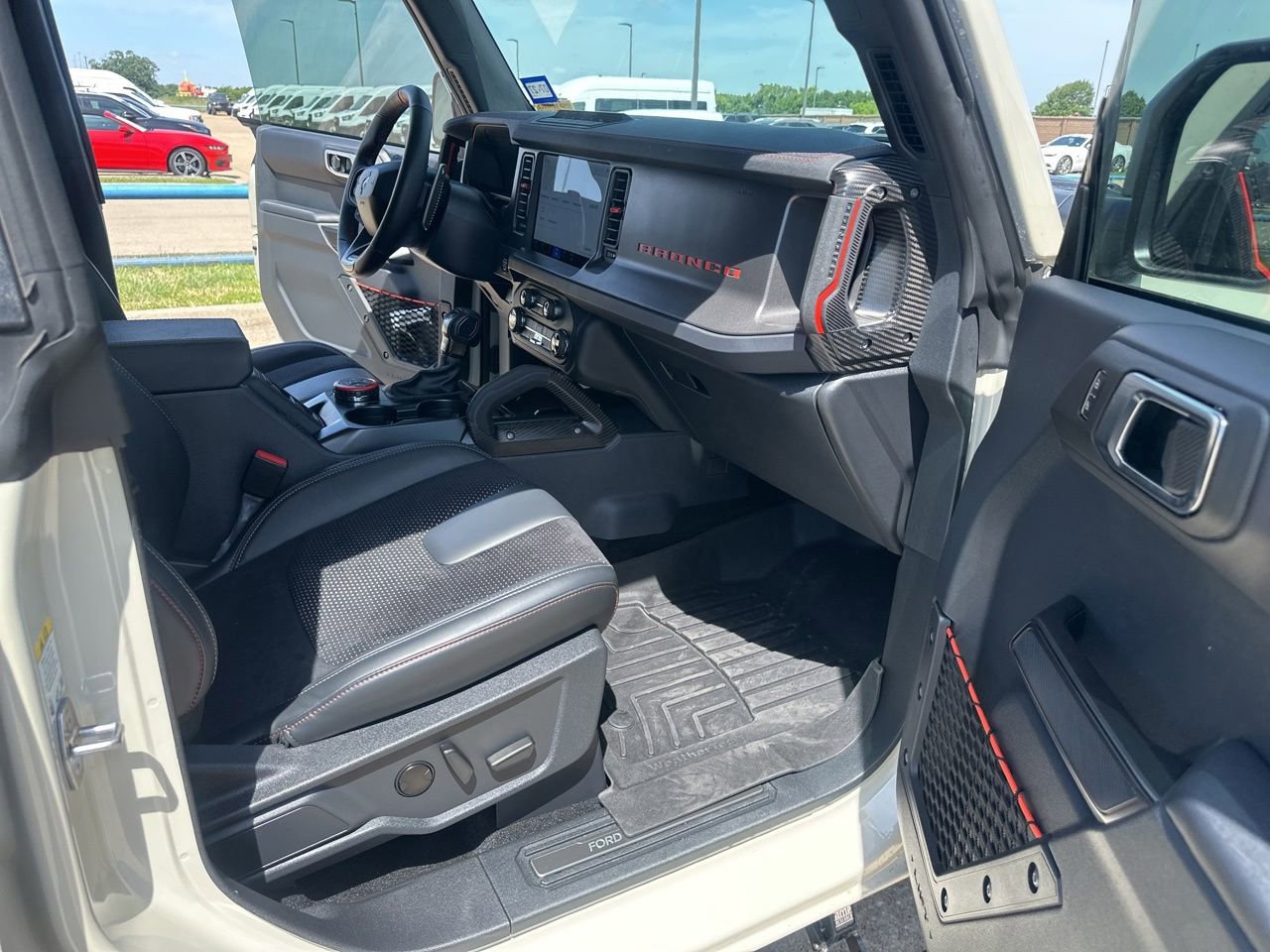 Certified 2025 Ford Bronco Raptor w/ Interior Carbon Fiber Pack AWD/4WD image 17