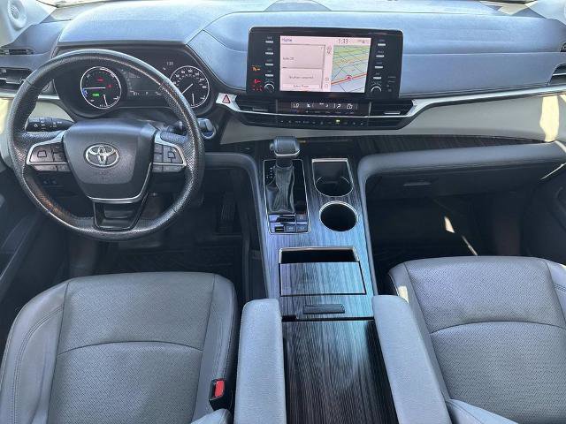 Used 2024 Toyota Sienna Limited image 8
