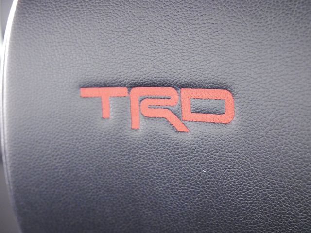 Used 2018 Toyota 4Runner TRD Off-Road Premium AWD/4WD image 25
