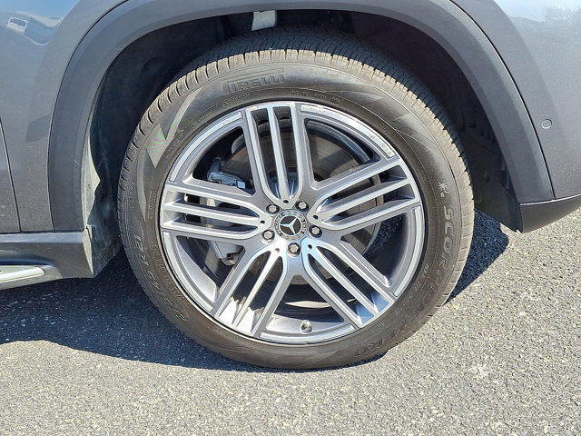 Used 2021 Mercedes-Benz GLS 450 4MATIC image 8