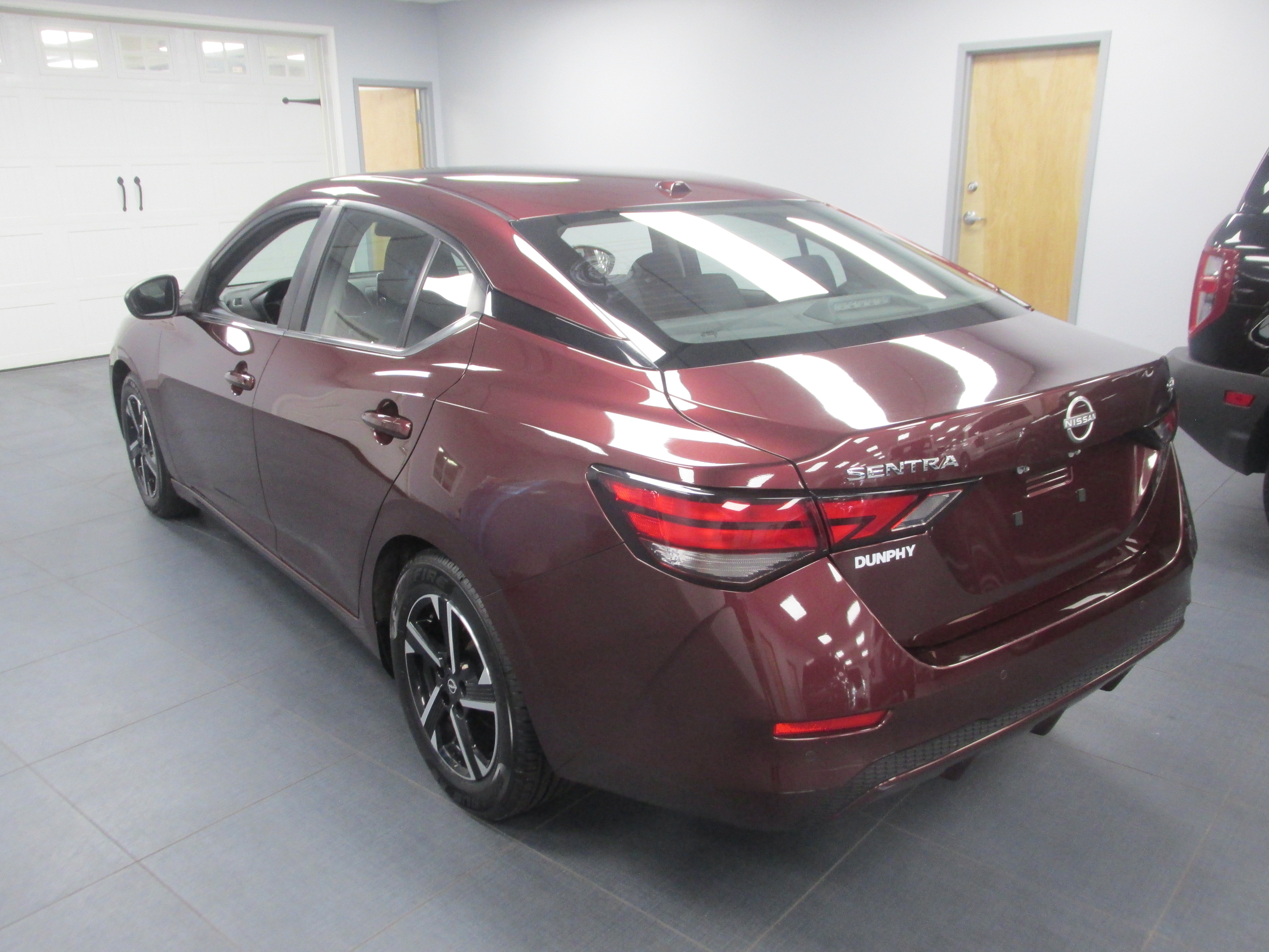 Used 2024 Nissan Sentra SV FWD image 7