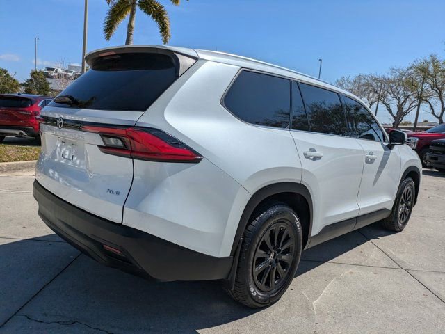 Used 2024 Toyota Grand Highlander Limited image 4