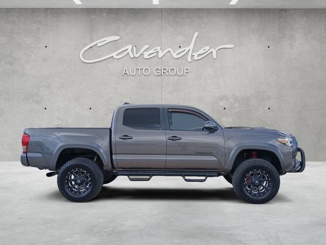 Used 2017 Toyota Tacoma TRD Sport w/ Tow Package RWD image 18