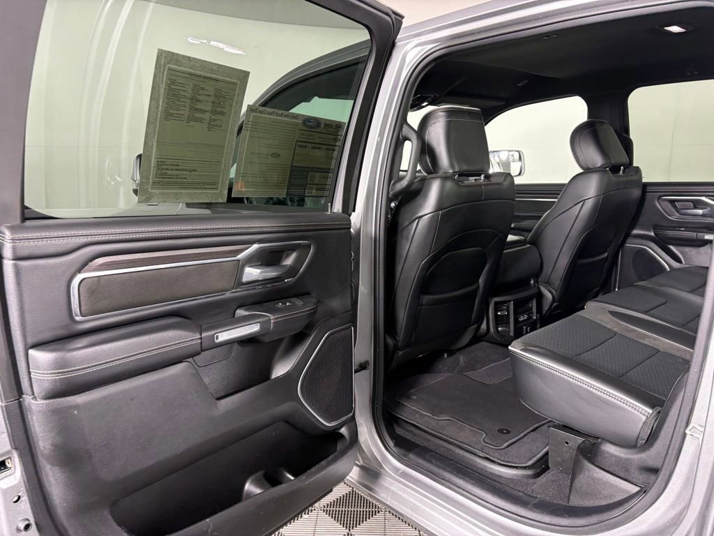 Used 2025 RAM 1500 Laramie AWD/4WD image 28
