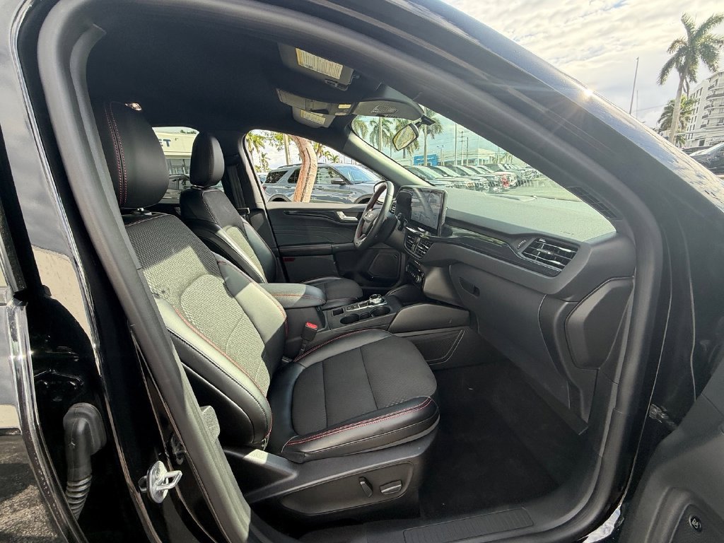 Certified 2023 Ford Escape ST-Line Select w/ Tech Pack #2 AWD/4WD image 19