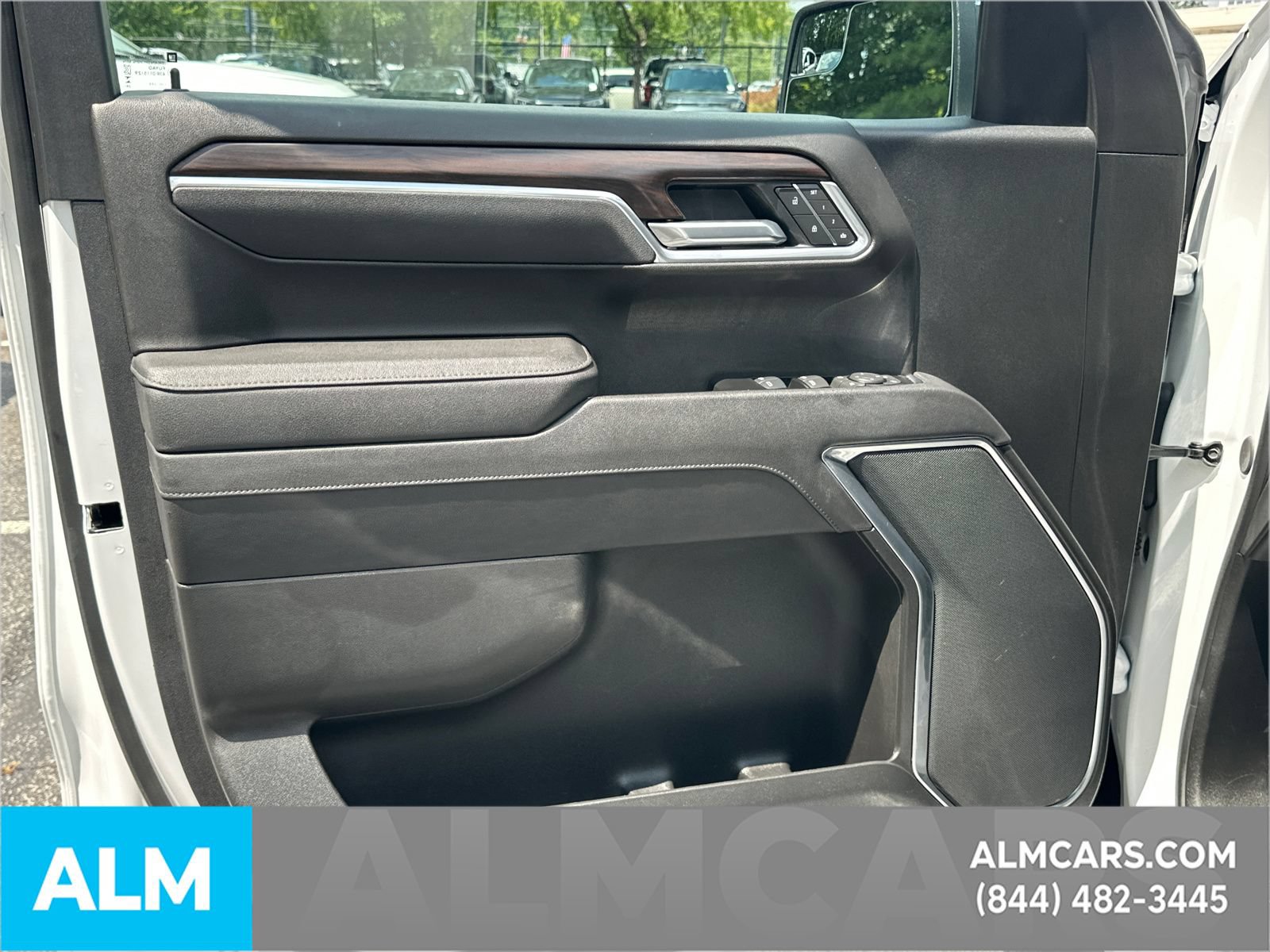 Used 2025 GMC Sierra 1500 SLT RWD image 11