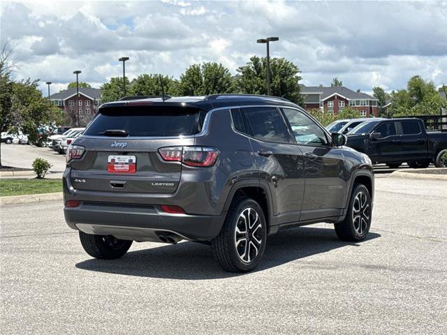 Used 2022 Jeep Compass Limited AWD/4WD image 16