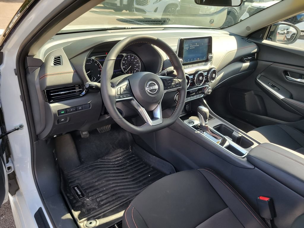 Used 2025 Nissan Sentra SR FWD image 16