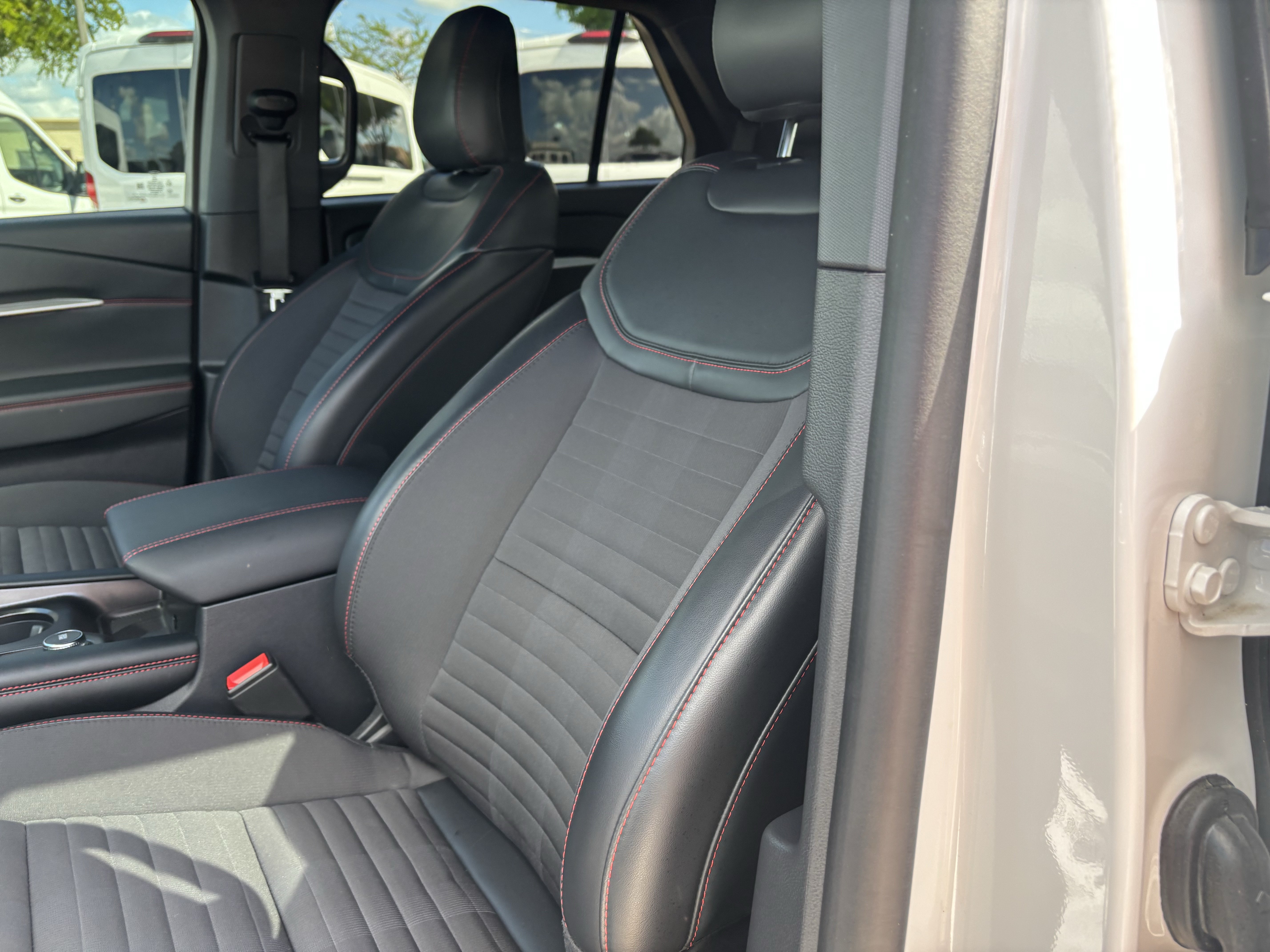 Certified 2026 Ford Explorer ST-Line w/ ST-Line Street Pack RWD image 11