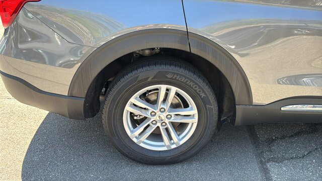 Certified 2022 Ford Explorer XLT w/ Equipment Group 202A AWD/4WD image 9