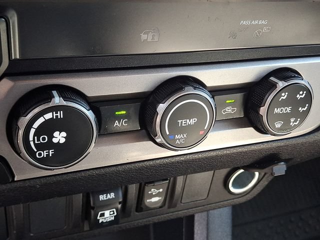 Used 2019 Toyota Tacoma SR5 AWD/4WD image 16
