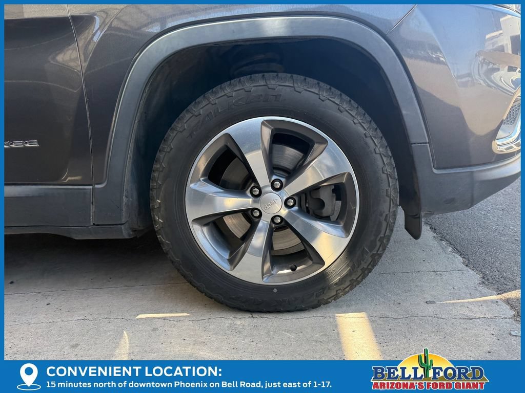 Used 2019 Jeep Cherokee Limited AWD/4WD image 6