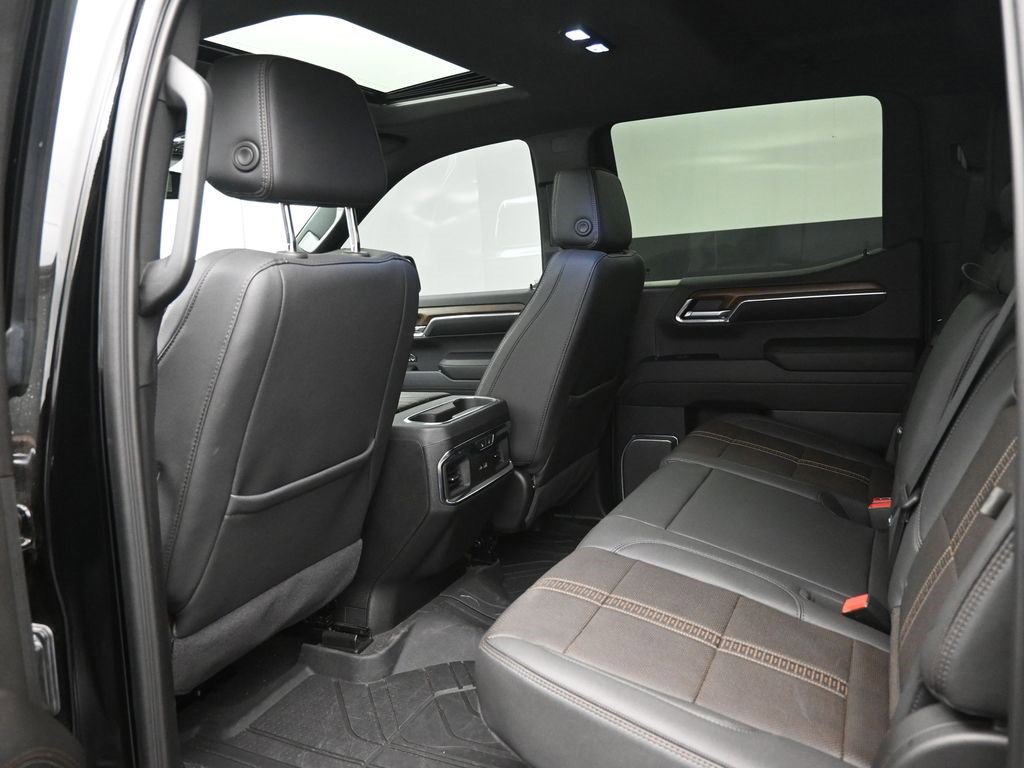 Used 2024 Chevrolet Silverado 1500 High Country w/ High Country Premium Package image 11