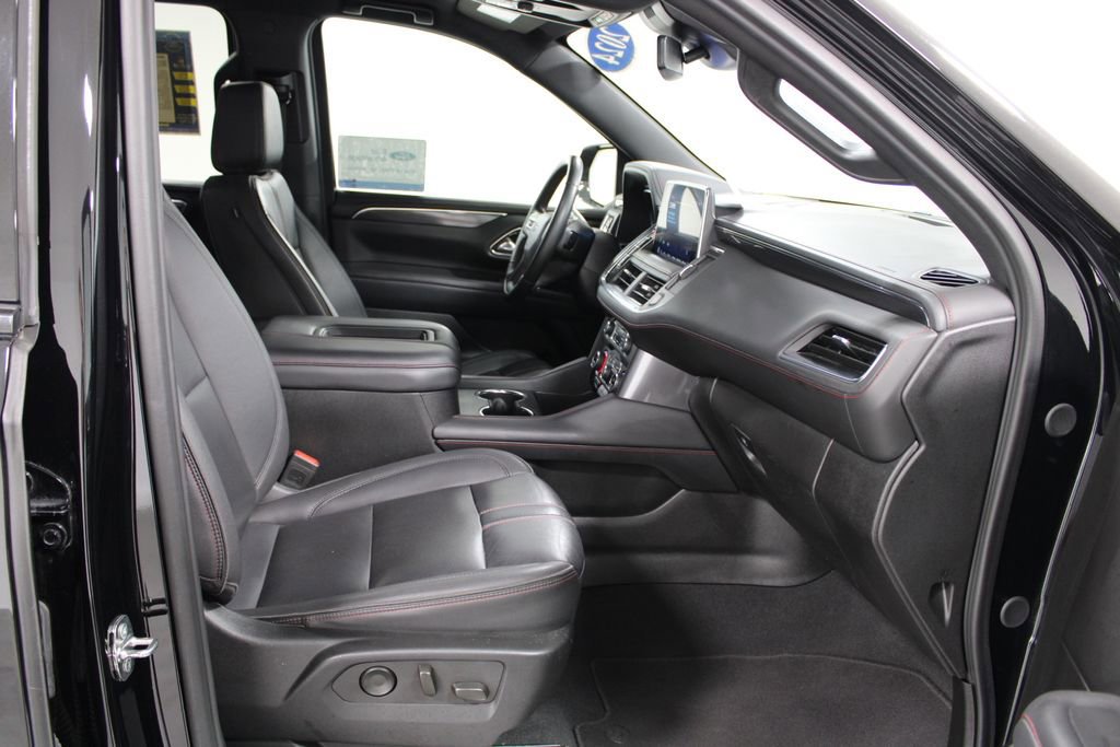 Used 2024 Chevrolet Suburban RST image 33