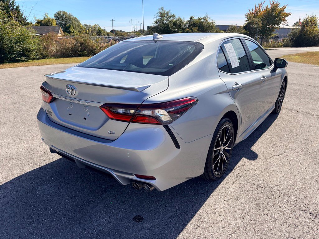 Used 2024 Toyota Camry SE FWD image 3