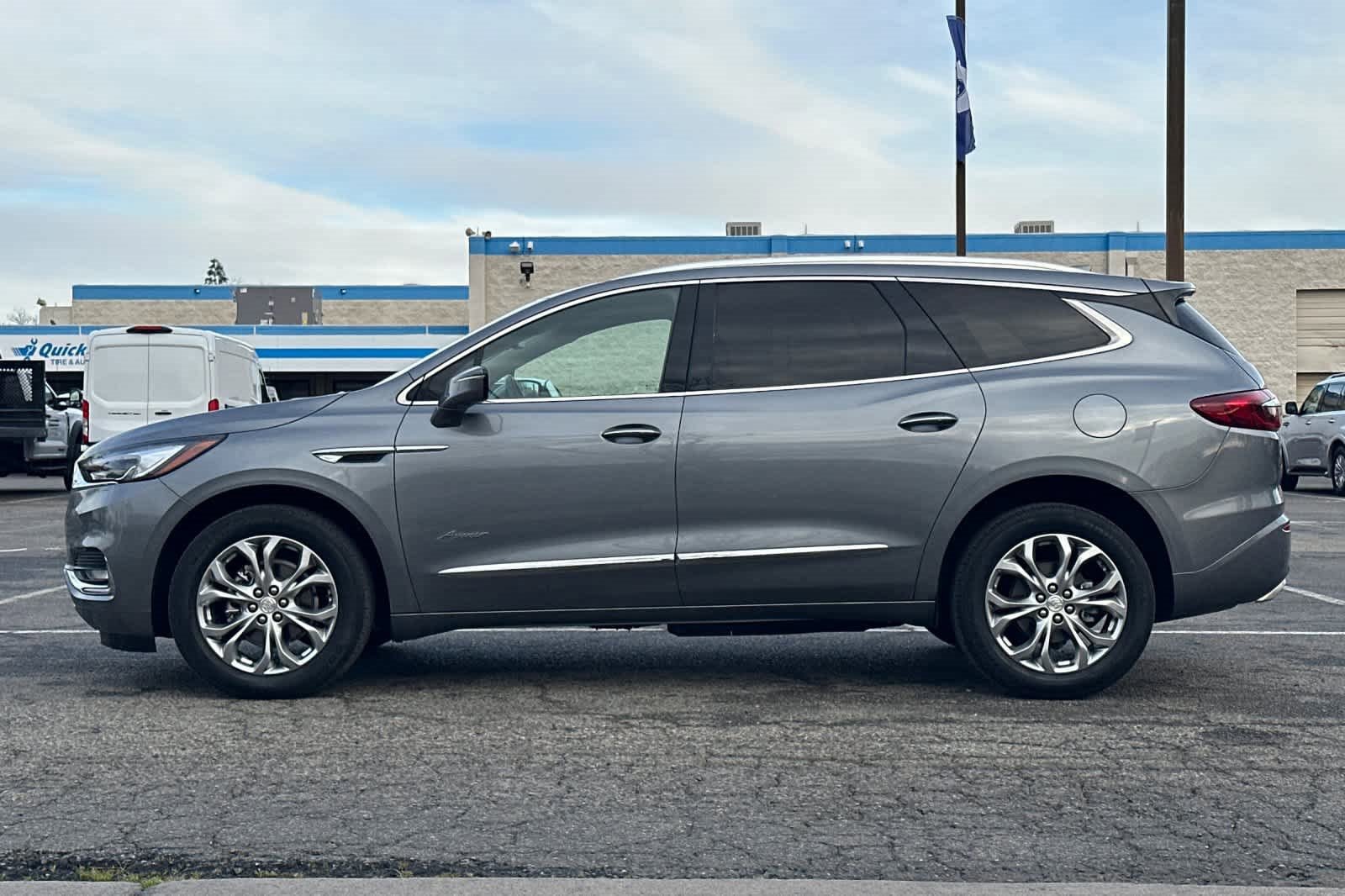 Used 2021 Buick Enclave Avenir w/ Avenir Technology Package image 2