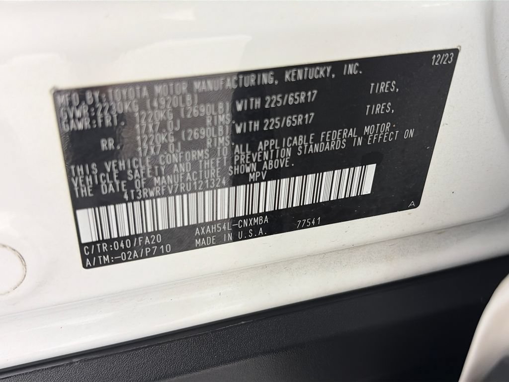 Used 2024 Toyota RAV4 XLE AWD/4WD image 9