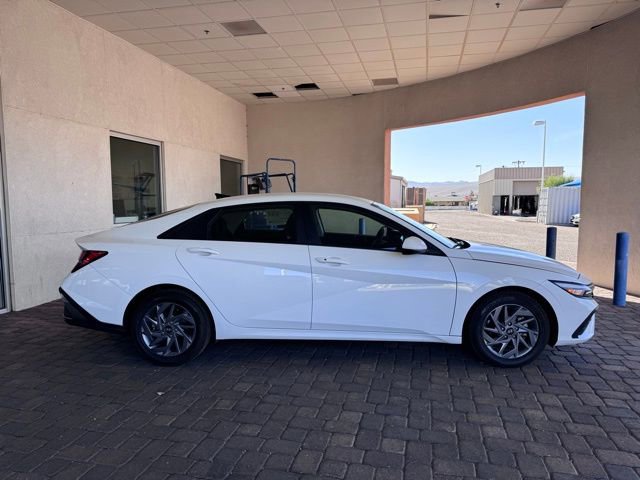 Used 2024 Hyundai Elantra SEL image 6