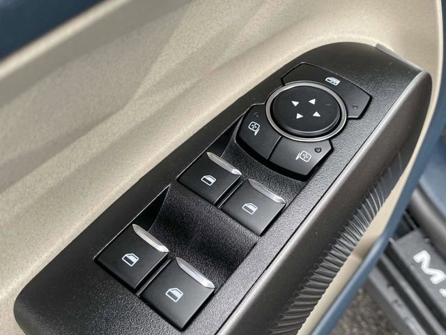 Certified 2025 Ford Maverick Lariat w/ 4K Tow Package image 19