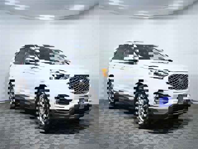 Certified 2024 Ford Edge SEL w/ Convenience Package image 5