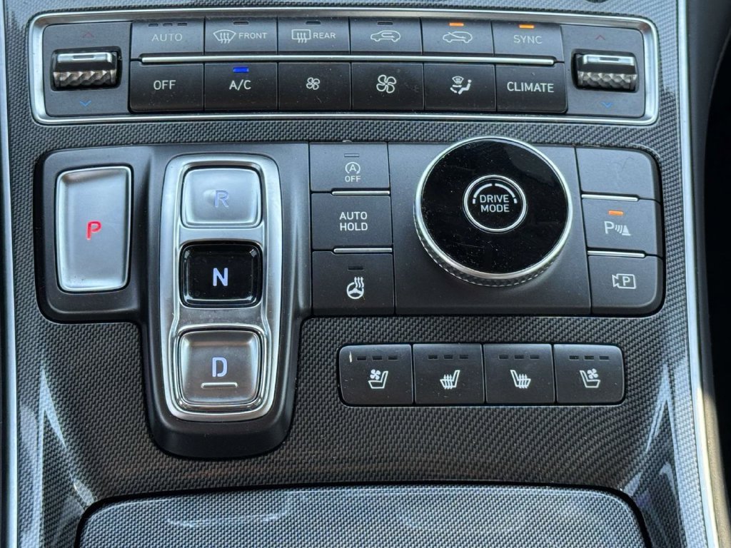 Used 2022 Hyundai Santa Fe Limited w/ Cargo Package FWD image 8