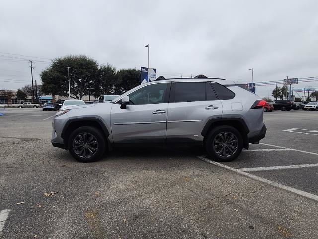 Used 2023 Toyota RAV4 XLE Premium image 4