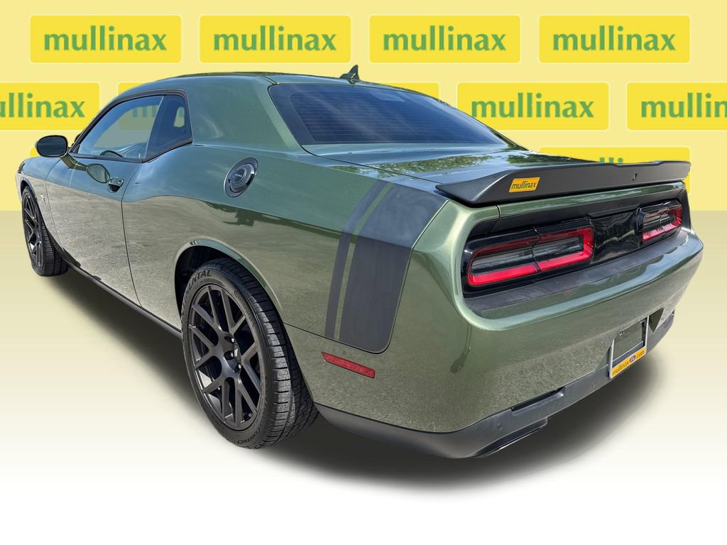 Used 2018 Dodge Challenger R/T Scat Pack w/ Leather Interior Group RWD image 8