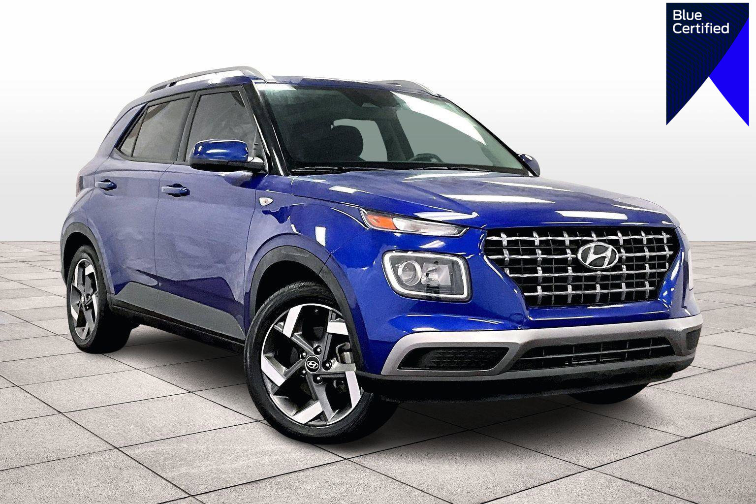 Used 2024 Hyundai Venue SEL image 1