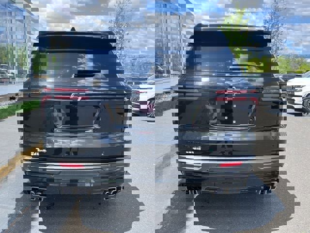 Used 2024 Chevrolet Traverse LT w/ Midnight/Sport Edition image 4