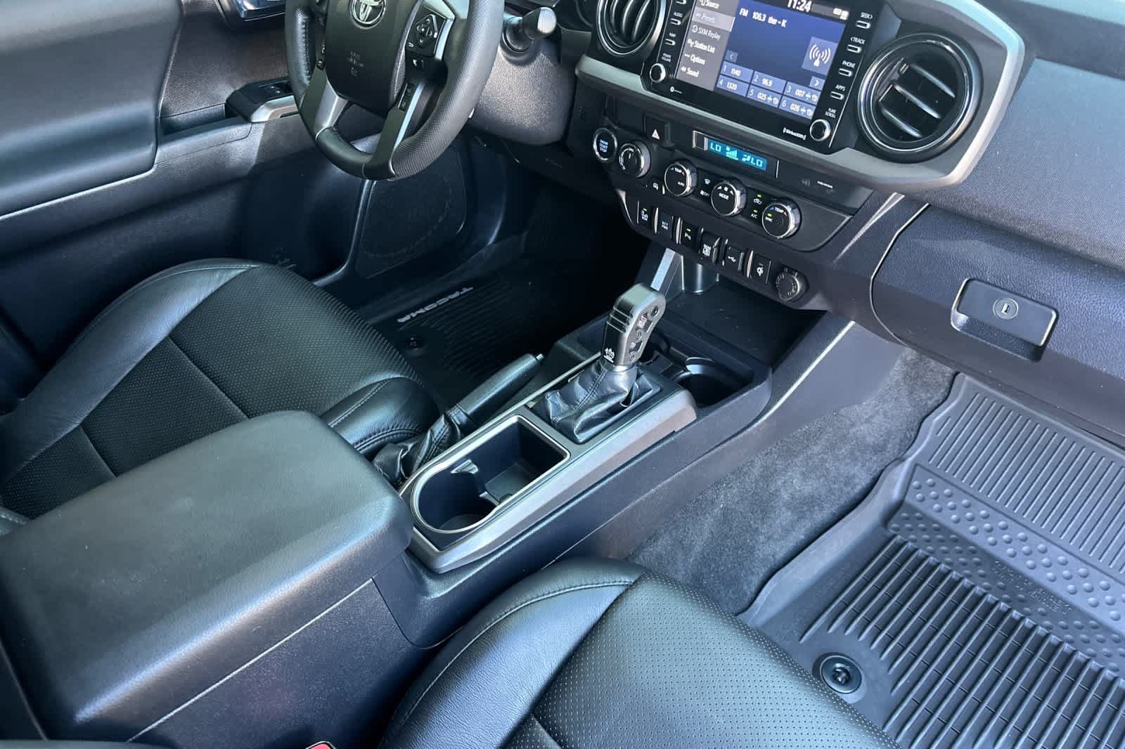 Used 2021 Toyota Tacoma TRD Off-Road w/ Technology Package AWD/4WD image 15