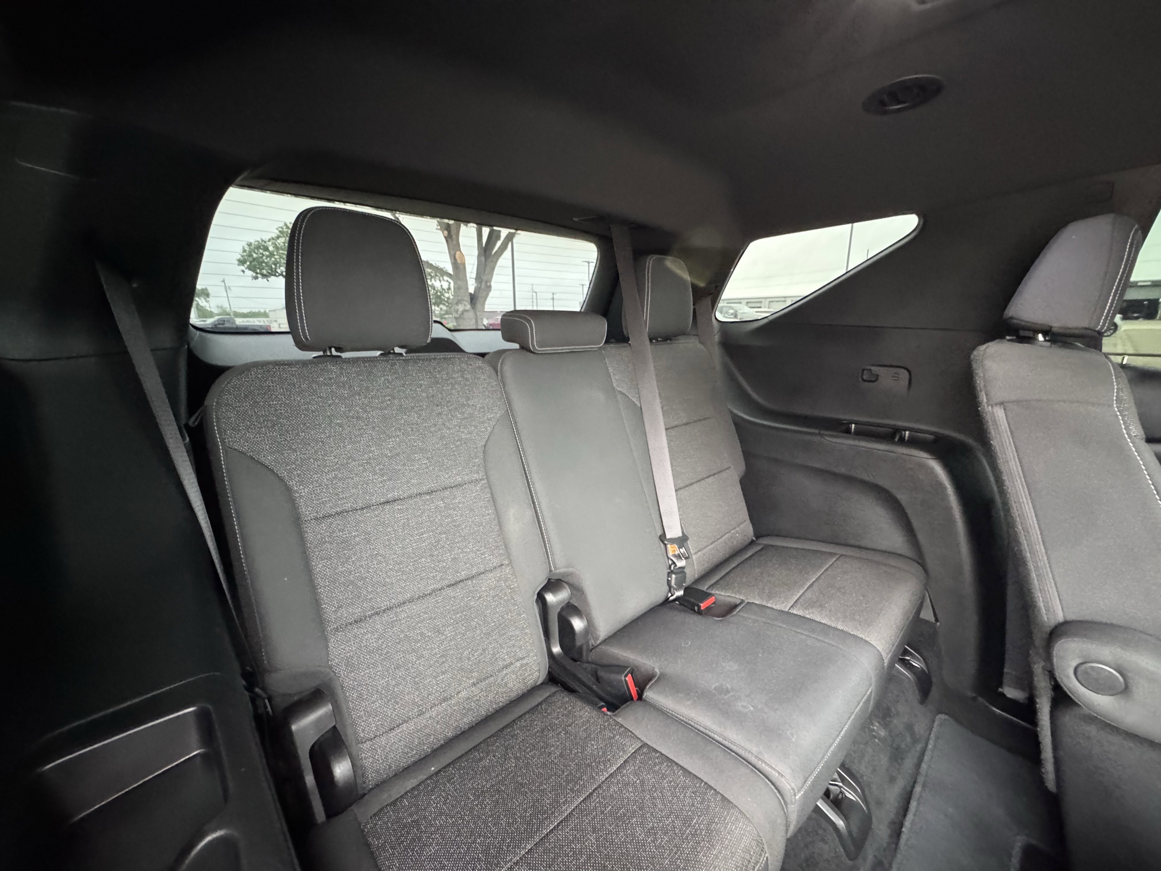 Used 2025 Chevrolet Traverse LT w/ LPO, Floor Liner Package FWD image 33