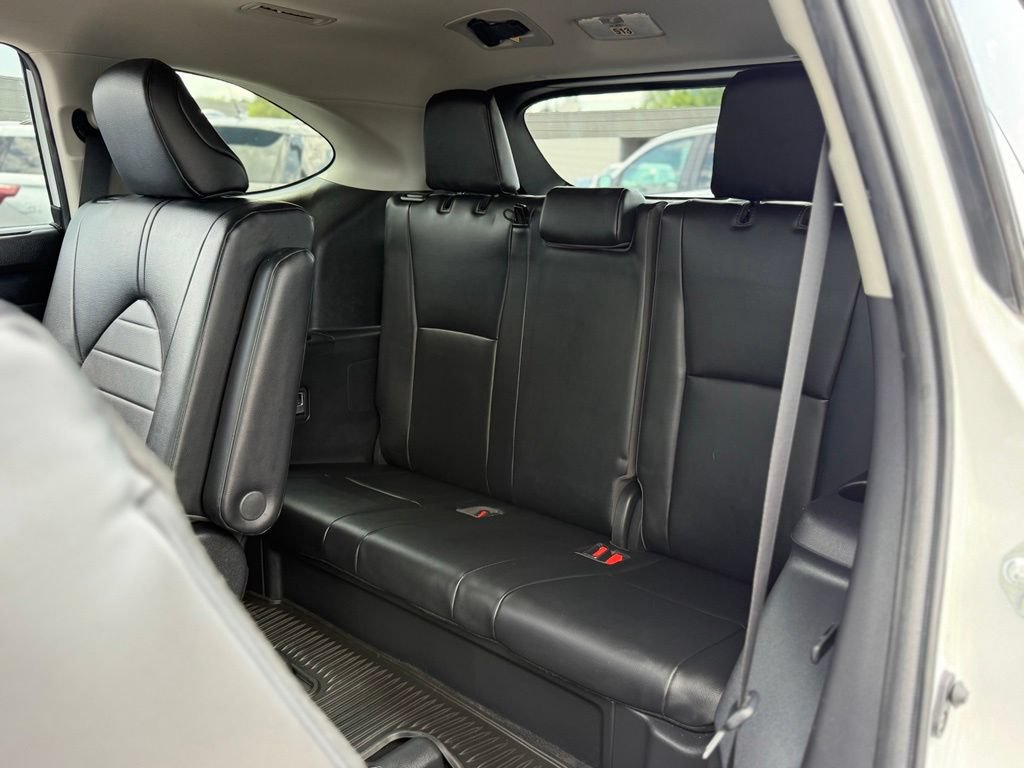 Used 2022 Toyota Highlander XLE AWD/4WD image 20