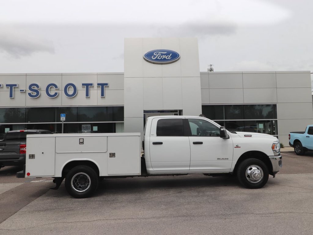 Used 2024 RAM 3500 SLT w/ Quick Order Package 2YG SLT AWD/4WD image 18