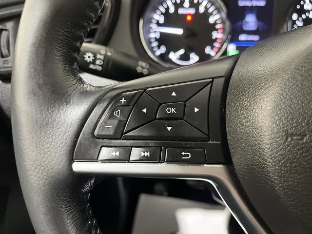 Used 2018 Nissan Rogue SV w/ Sun & Sound Touring Package image 26