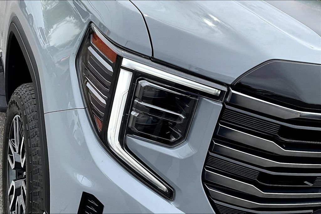 Used 2025 GMC Sierra 1500 AT4 w/ AT4 Premium Package AWD/4WD image 36