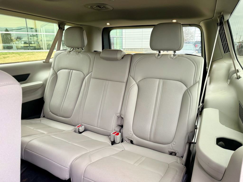 Used 2023 Jeep Wagoneer L Series III w/ Premium Group I image 13