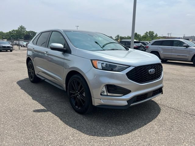 Certified 2024 Ford Edge ST-Line AWD/4WD image 3