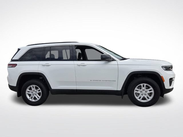 Used 2025 Jeep Grand Cherokee Laredo w/ MOPAR Finishing Package RWD image 10