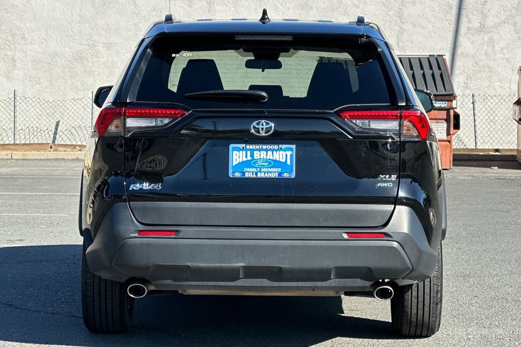 Used 2025 Toyota RAV4 XLE image 8