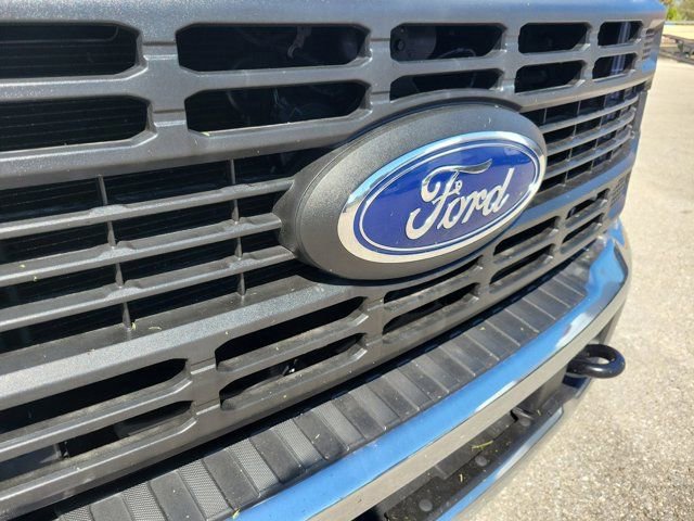 Certified 2023 Ford F250 XL w/ XL Chrome Package image 9