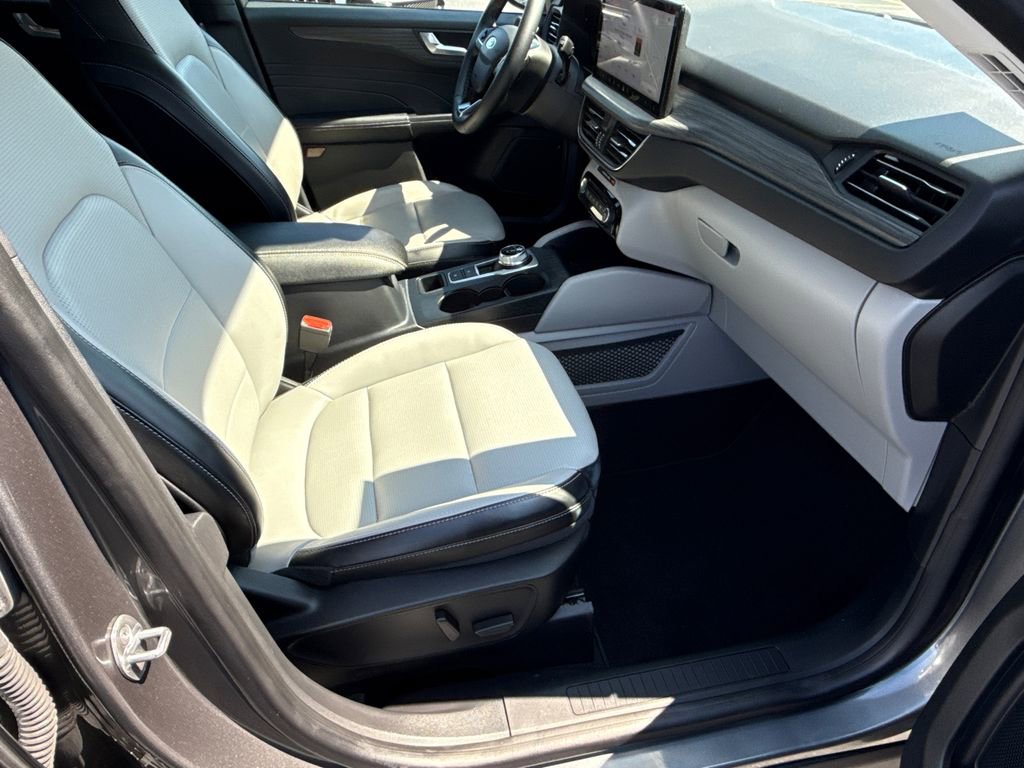 Certified 2023 Ford Escape Platinum image 13