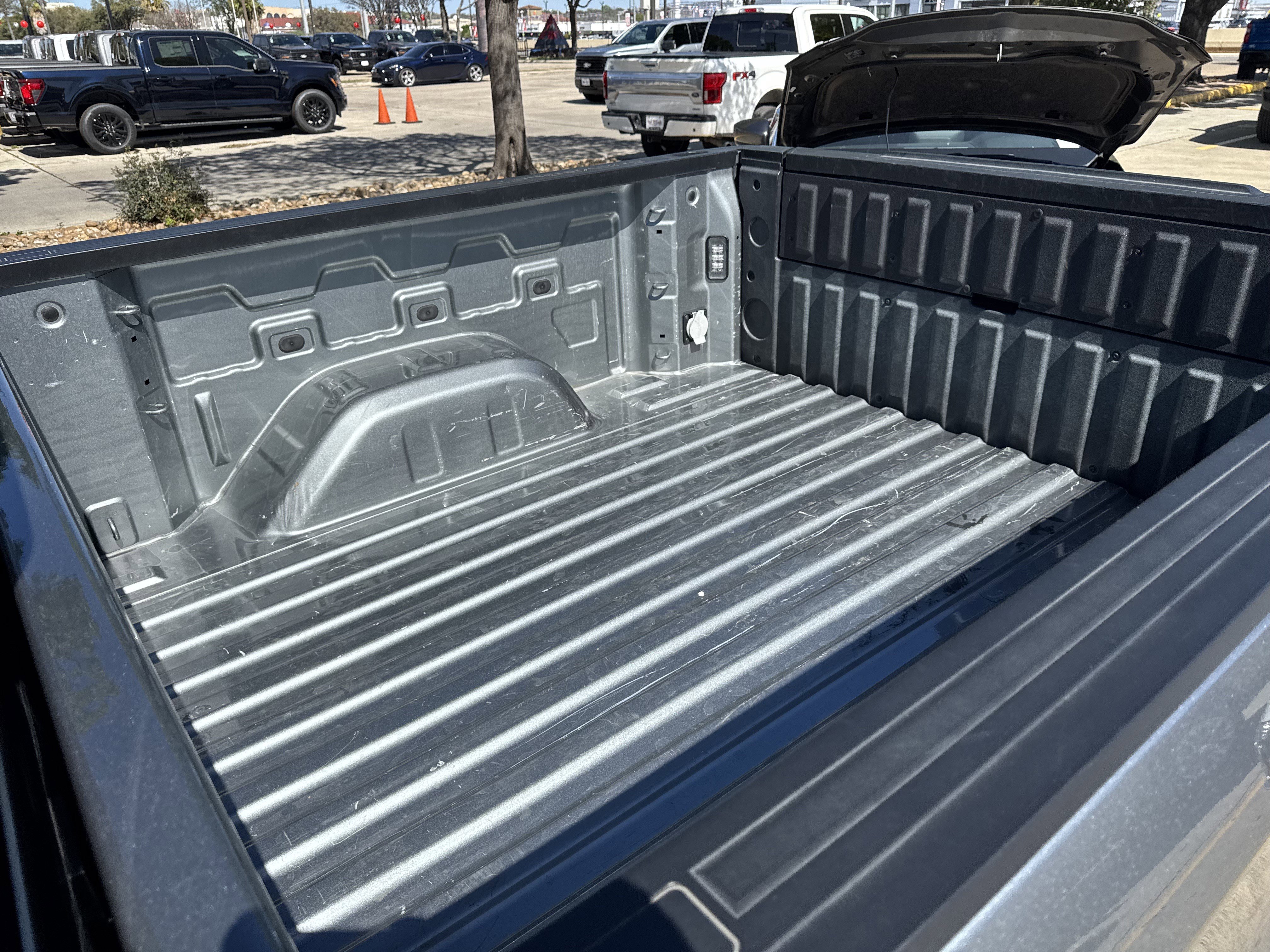 Used 2024 Chevrolet Silverado 1500 LT image 14