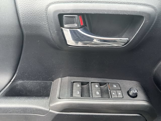Used 2020 Toyota Tacoma TRD Sport w/ Technology Package AWD/4WD image 13