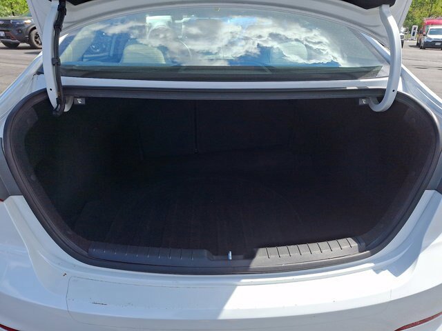 Used 2017 Hyundai Elantra SE FWD image 28