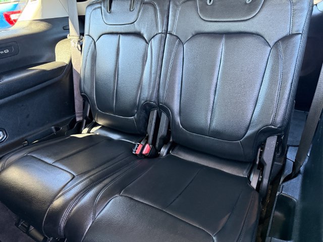 Used 2022 Jeep Grand Cherokee L Laredo w/ Luxury Tech Group I AWD/4WD image 20