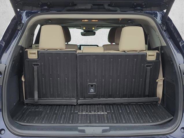 Used 2024 Toyota Highlander Limited image 8