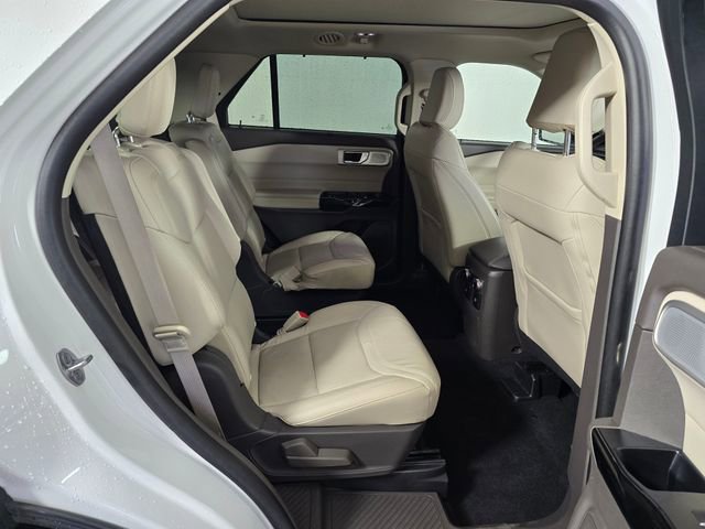Certified 2023 Ford Explorer Platinum w/ Technology Package AWD/4WD image 12