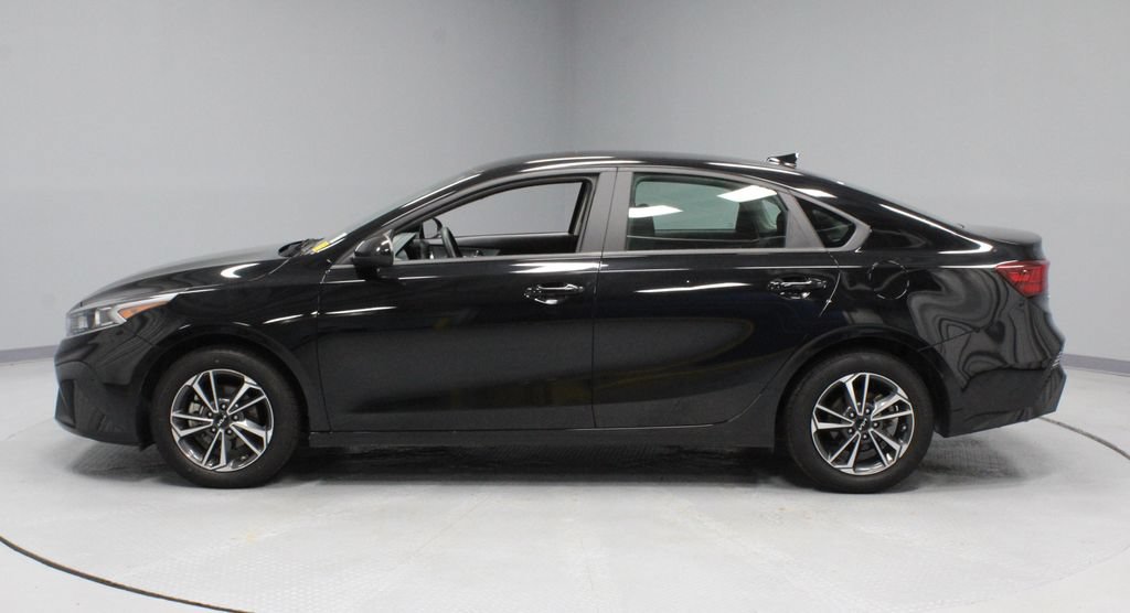 Used 2024 Kia Forte LXS FWD image 7